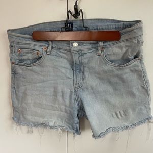 Gap 1969 denim frayed short